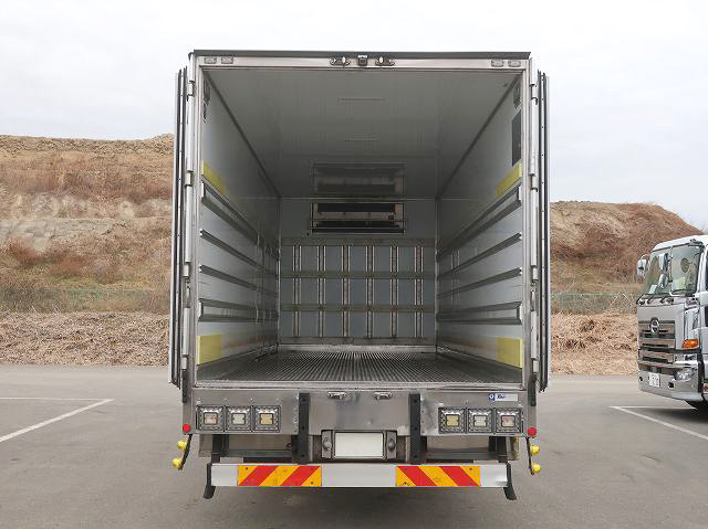 中古トラック いすゞ冷凍バン ＃5