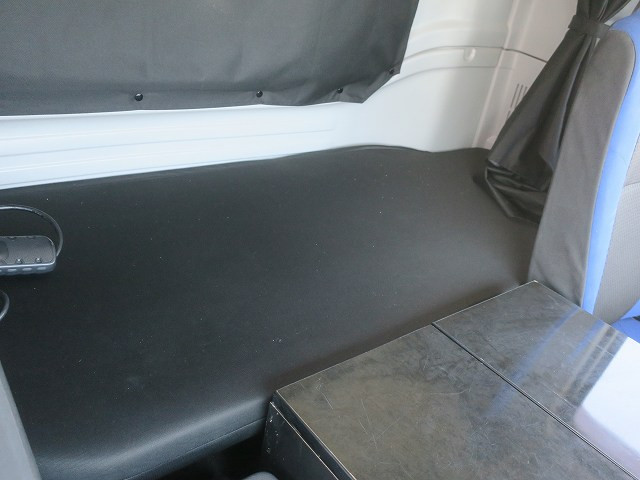 中古トラック いすゞ冷凍バン #23