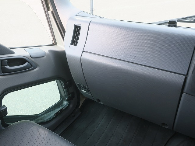 中古トラック いすゞ フォワード 中型アルミバン