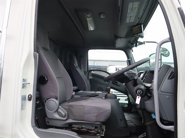 中古トラック いすゞ冷凍バン ＃14