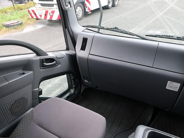 中古トラック いすゞ冷凍バン ＃15