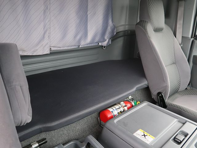 中古トラック いすゞ冷凍バン ＃24