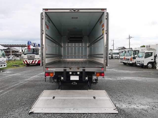 中古トラック いすゞ冷凍バン ＃6