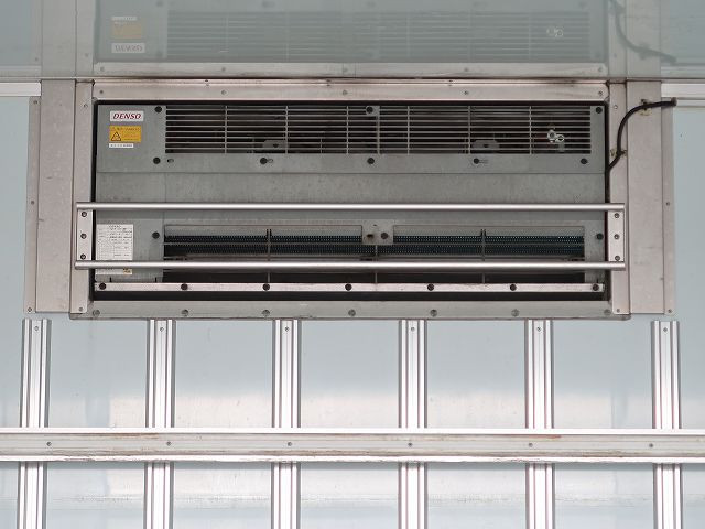 中古トラック いすゞ冷凍バン ＃8