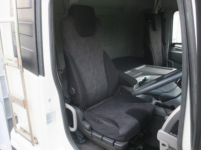 中古トラック UDトラックス平ボディアルミブロック ＃13