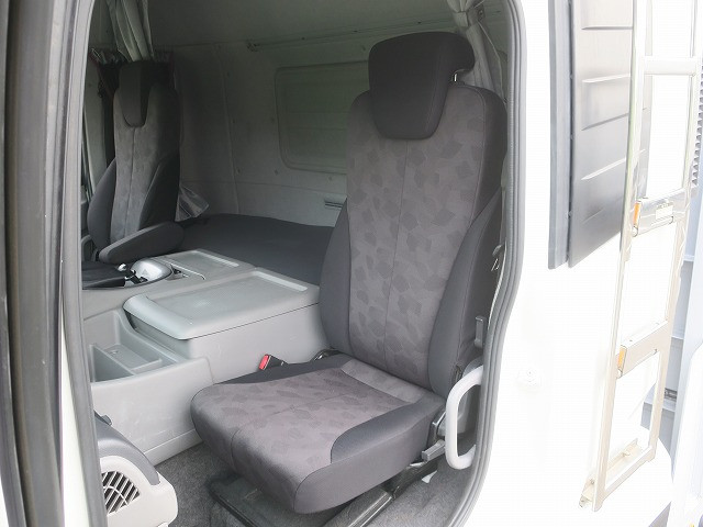 中古トラック UDトラックス平ボディアルミブロック ＃23