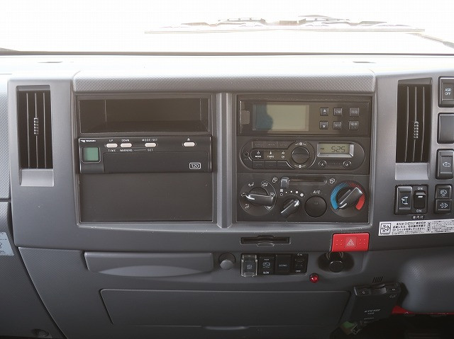 中古トラック いすゞ冷凍バン ＃15