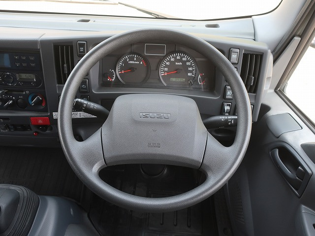 中古トラック いすゞ冷凍バン ＃16