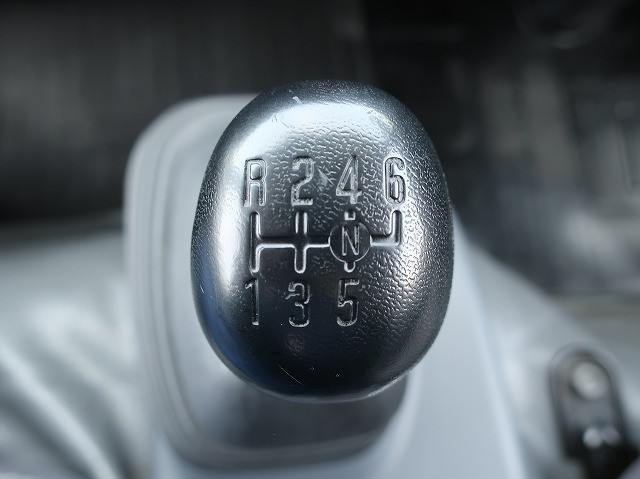 中古トラック いすゞ冷凍バン ＃18