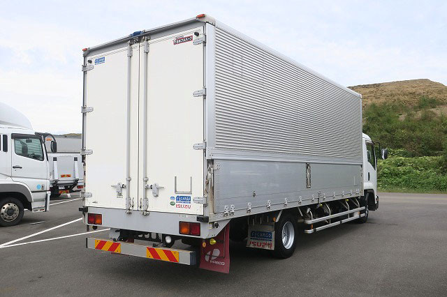 中古トラック いすゞアルミウィング ＃3