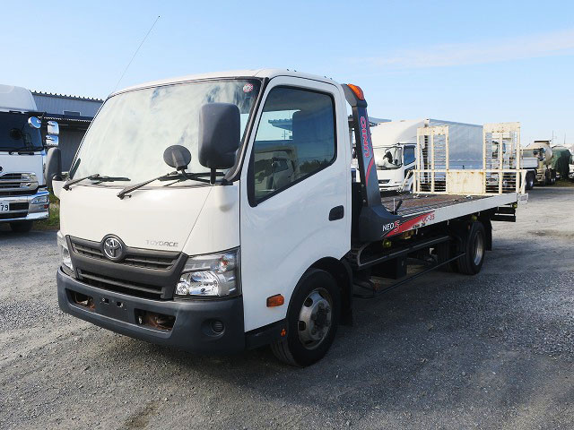 [Vehicles for lease only] Toyota Toyoace, 2015 model, small safety loader, Furukawa Unic winch, radio-controlled walkway [Semi-medium-sized license compatible *Excluding 5t limited]