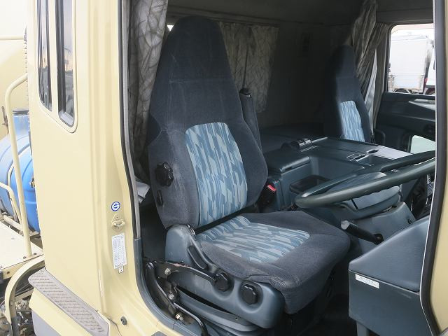 中古トラック 三菱ふそうコンクリートミキサー車 ＃15