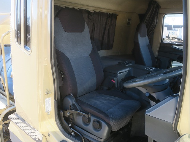 中古トラック 三菱ふそうコンクリートミキサー車 ＃15