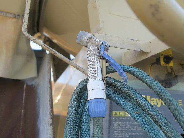 中古トラック 三菱ふそうコンクリートミキサー車 ＃8