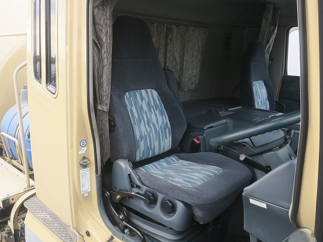 中古トラック 三菱ふそうコンクリートミキサー車 #15