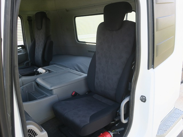 中古トラック UDトラックストラクタヘッド #23