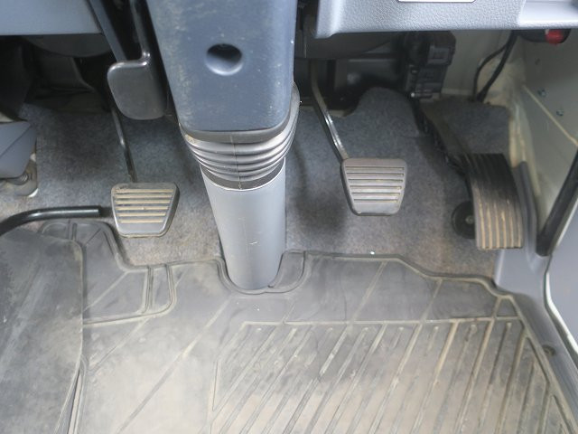 中古トラック 日産クレーン付平ボディ ＃22