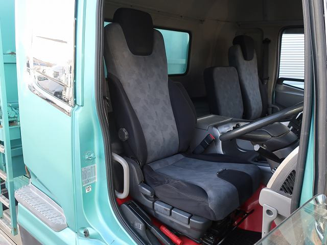 中古トラック UDトラックス クオン 大型ダンプ