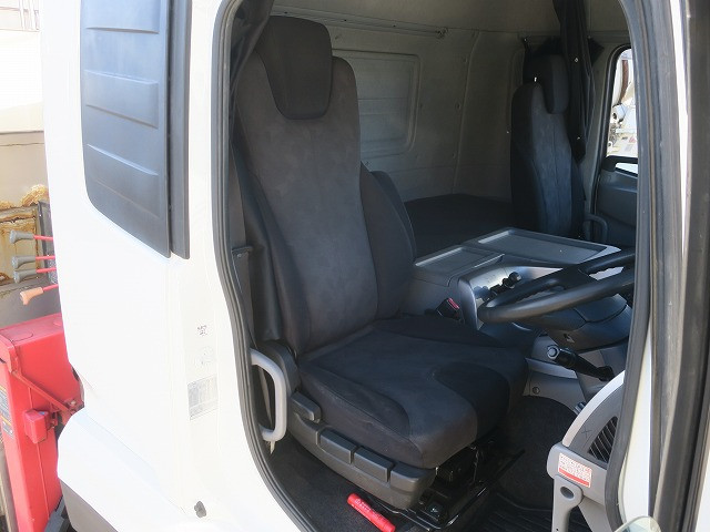 中古トラック UDトラックスクレーン付平ボディ #16