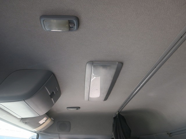 中古トラック UDトラックスクレーン付平ボディ #24