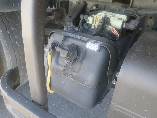 中古トラック 三菱ふそうクレーン付平ボディ ＃12