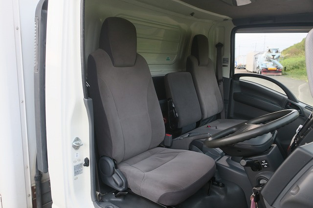 中古トラック いすゞ冷凍バン #13