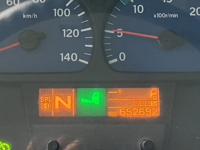 中古トラック UDトラックス平ボディアルミブロック ＃18