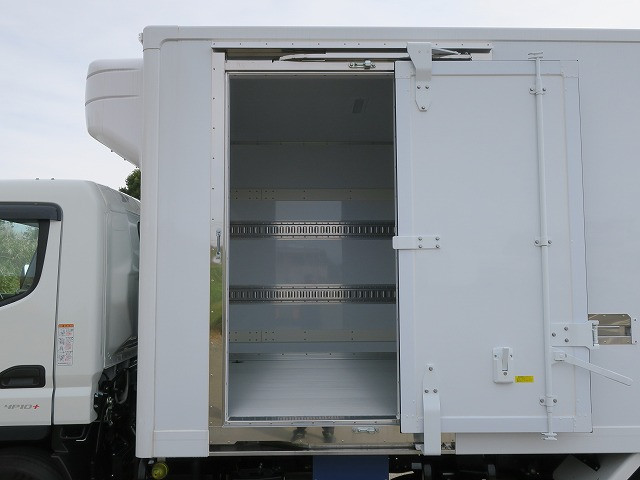 中古トラック 三菱ふそう冷凍バン ＃8