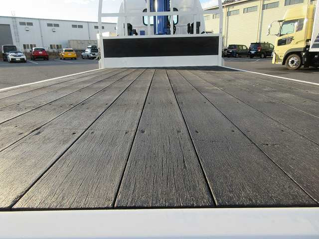 中古トラック 日野クレーン付平ボディ ＃8