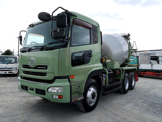 中古トラック UDトラックス クオン 大型コンクリートミキサー車