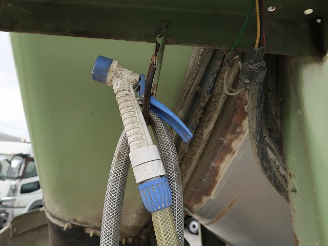 中古トラック UDトラックスコンクリートミキサー車 ＃10