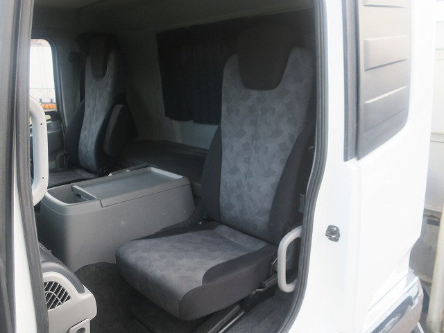 中古トラック UDトラックス平ボディアルミブロック #22