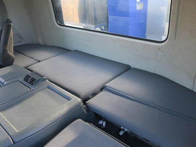 中古トラック 三菱ふそうクレーン付平ボディ #23