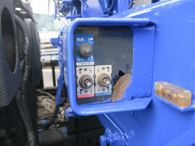 中古トラック 三菱ふそうクレーン付平ボディ ＃7
