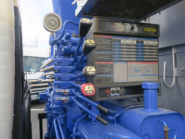 中古トラック 三菱ふそうクレーン付平ボディ #9