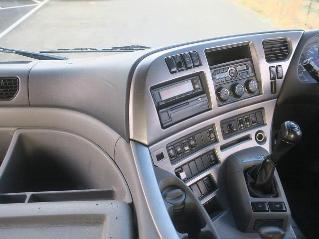 中古トラック UDトラックストラクタヘッド #16