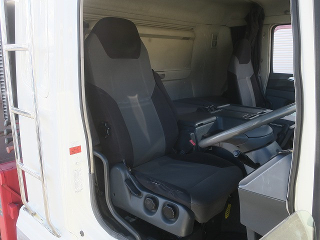 中古トラック 三菱ふそうクレーン付平ボディ ＃16