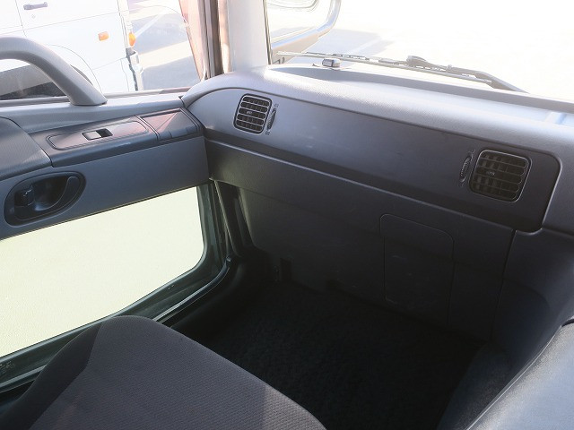 中古トラック 三菱ふそうクレーン付平ボディ ＃17