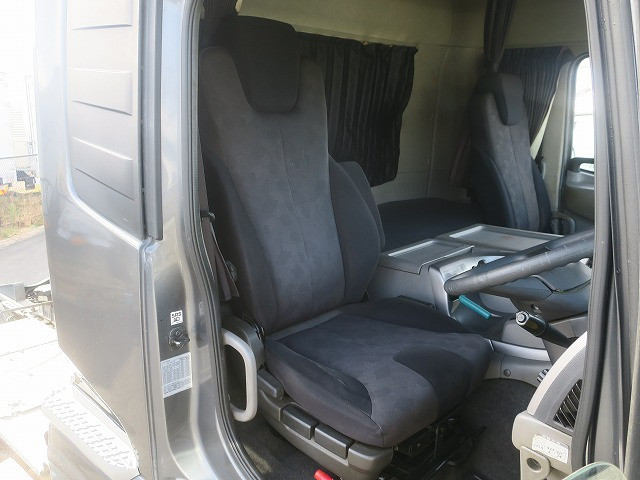 中古トラック UDトラックストラクタヘッド ＃15