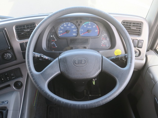 中古トラック UDトラックストラクタヘッド ＃17