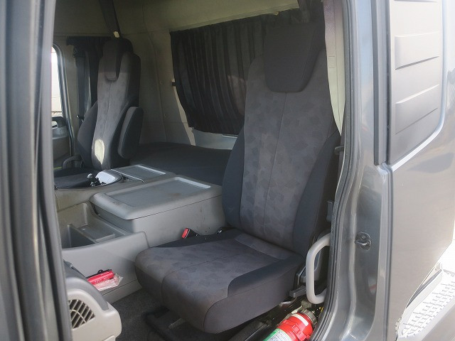 中古トラック UDトラックストラクタヘッド ＃22