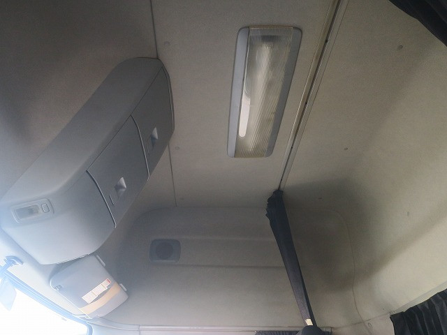 中古トラック UDトラックストラクタヘッド ＃24