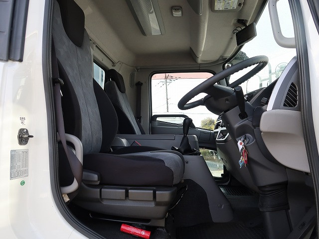 中古トラック UDトラックスアルミウィング #12