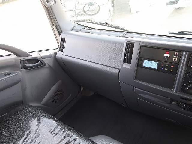 中古トラック いすゞ冷凍バン ＃16