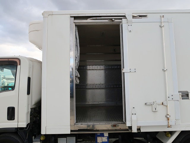 中古トラック いすゞ冷凍バン ＃8