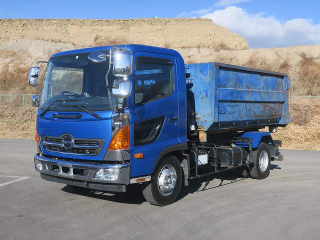 [Vehicle for lease only] 2017 Hino Ranger Medium-sized arm roll Shinmaywa Boxed Twin hoist 