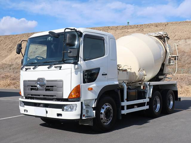 日野コンクリートミキサー車