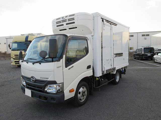 中古トラック 日野 デュトロ 2t冷凍バン