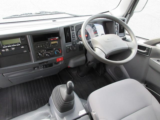 中古トラック いすゞ冷凍バン #13