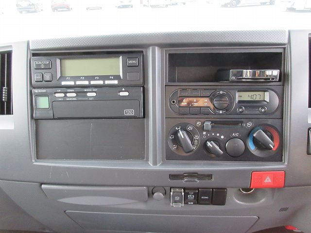 中古トラック いすゞ冷凍バン ＃17